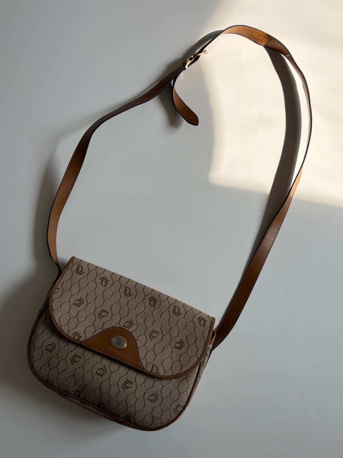 Dior 크리스찬 디올 허니콤 크로스백 상품이미지1