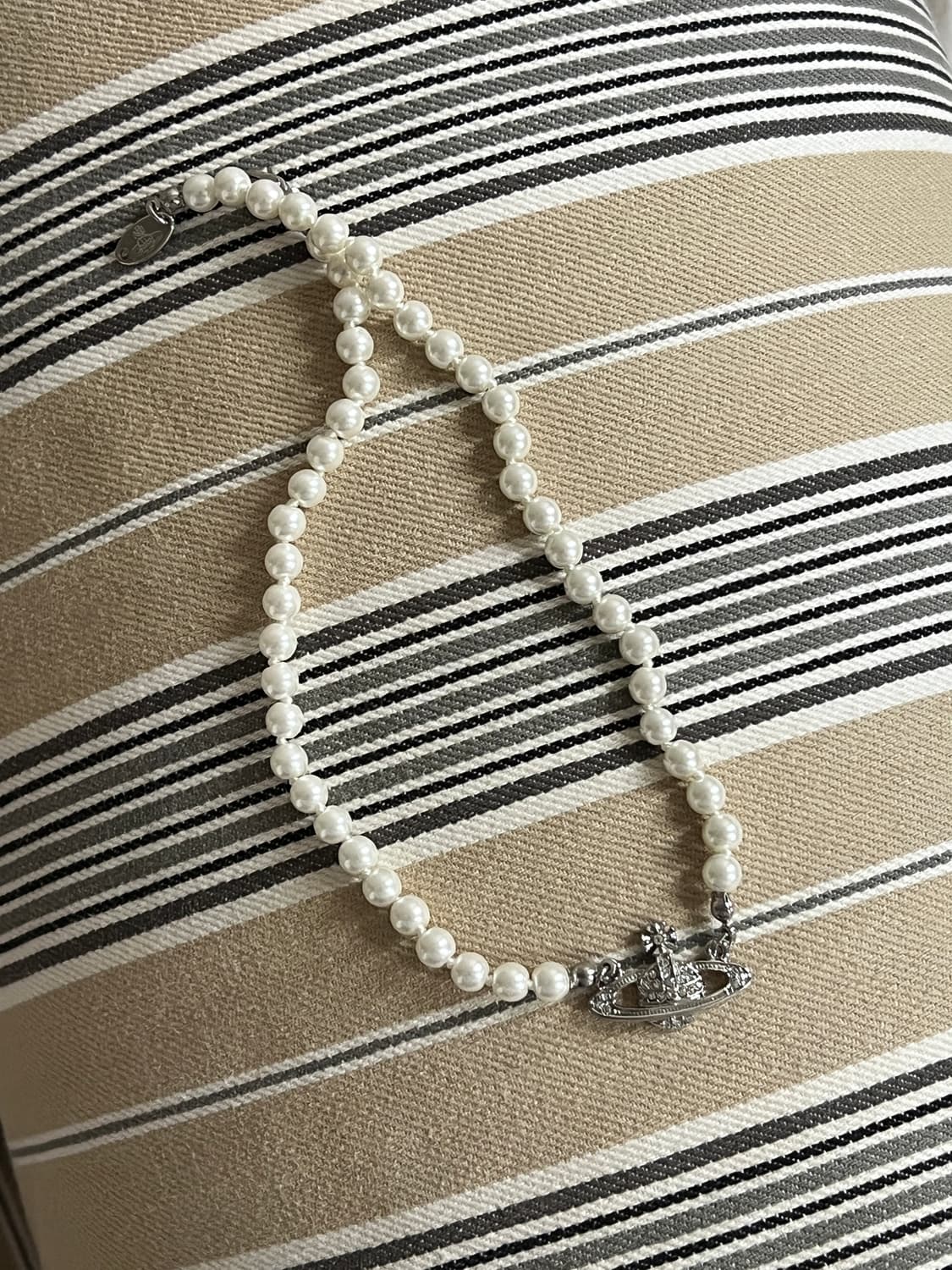 비비안웨스트우드 미니 바스 릴리프 진주 초커 목걸이 상품이미지1