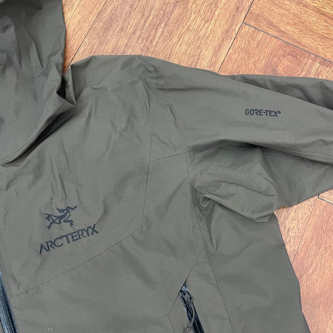 아크테릭스 고어텍스 자켓 상품이미지2