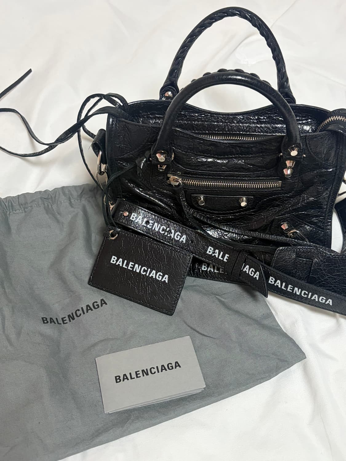 발렌시아가 모터백 미니 [레터링 스트랩] 상품이미지1