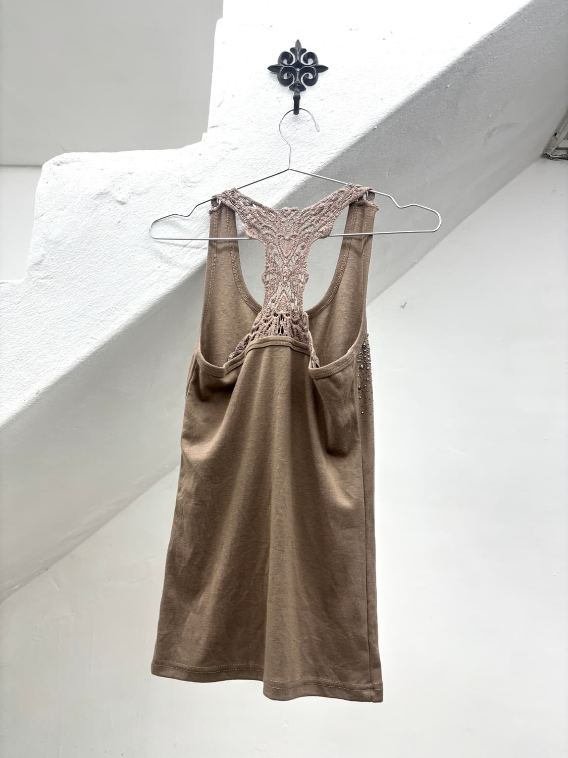 Light brown stud sleeveless   상품이미지5
