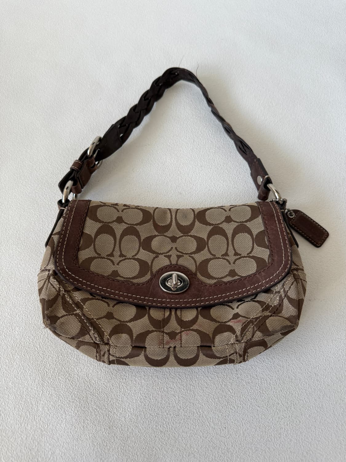 코치(COACH) 모노그램 숄더백 상품이미지2