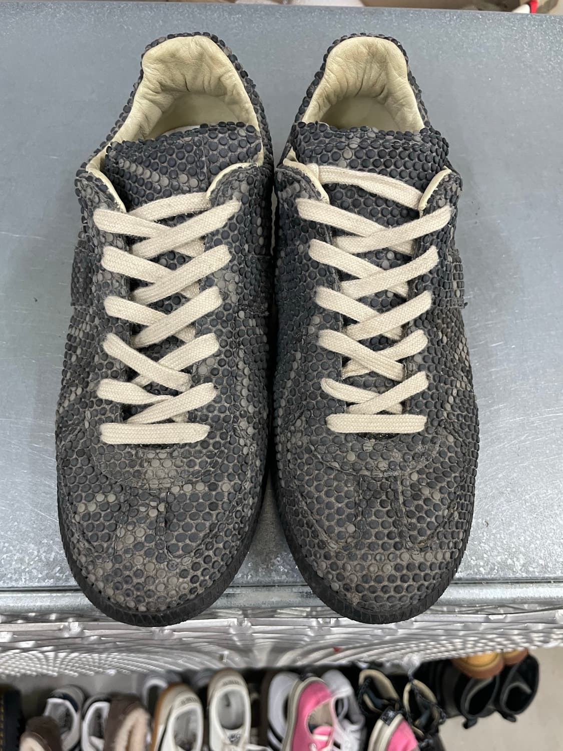 메종 마르지엘라 텍스처 러버도트 스니커즈 39 (gr-4173) 상품이미지5