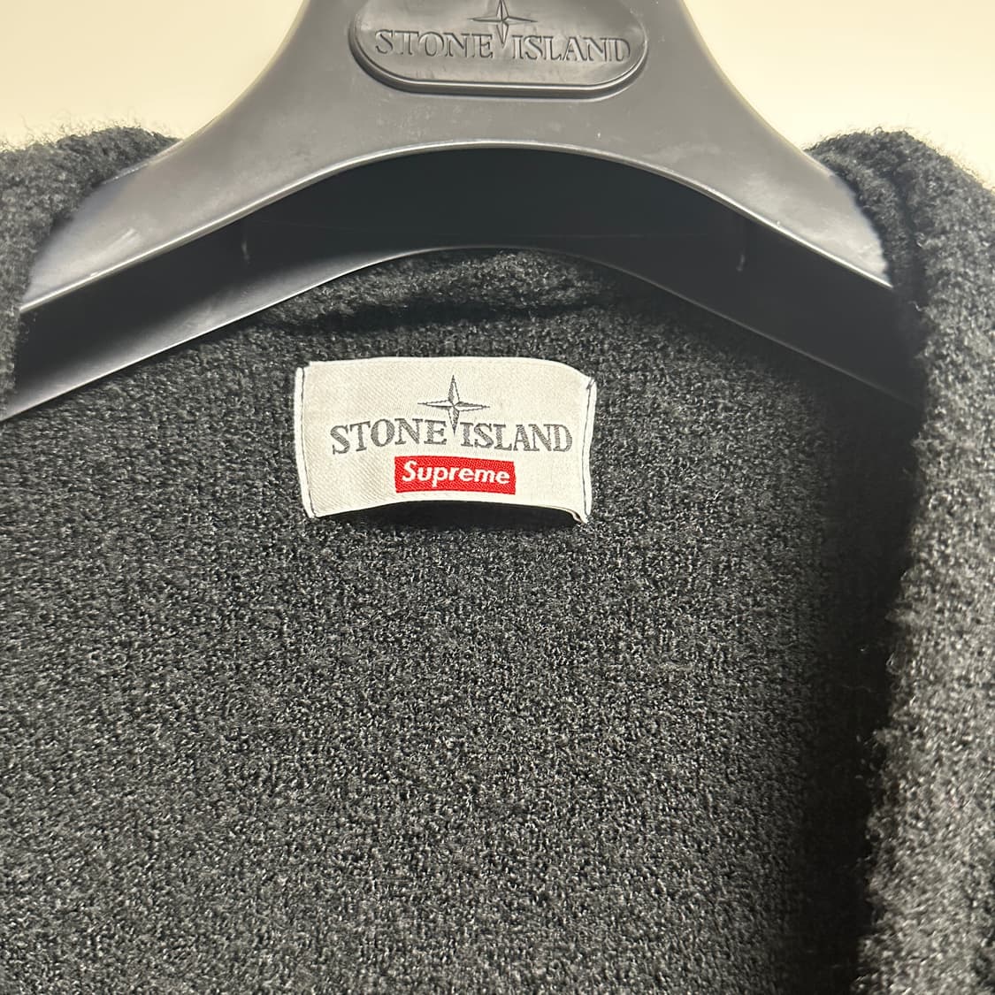 스톤아일랜드x슈프림 가디건 상품이미지4
