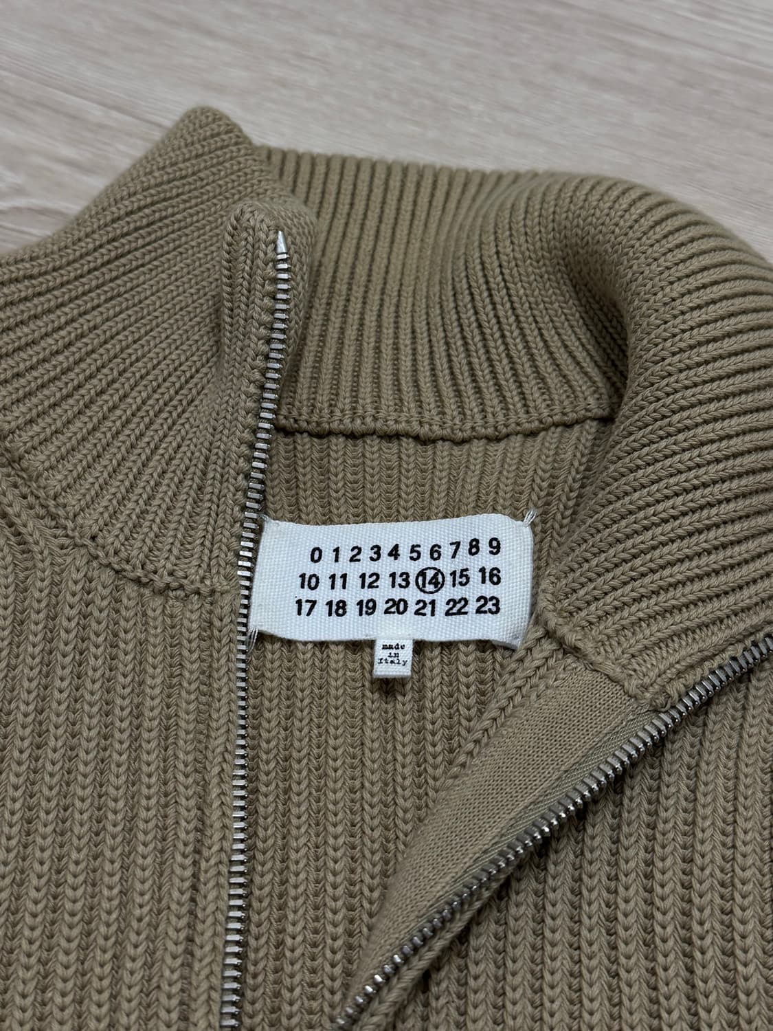 메종 마르지엘라 리브 집업 니트 하이넥 가디건 (S) 베이지 상품이미지5