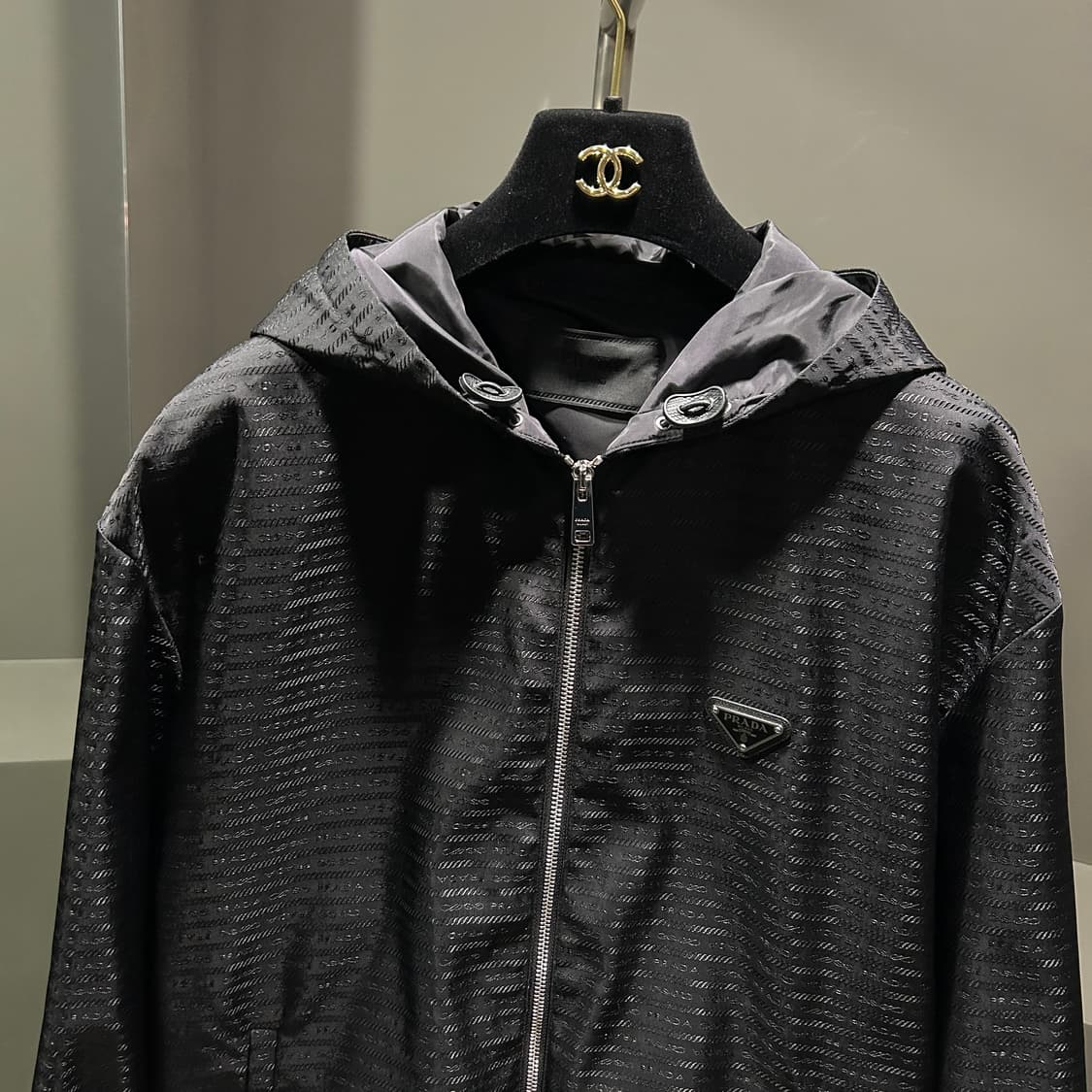 프라다 리나일론 자카드 로고 후드 자켓 상품이미지2