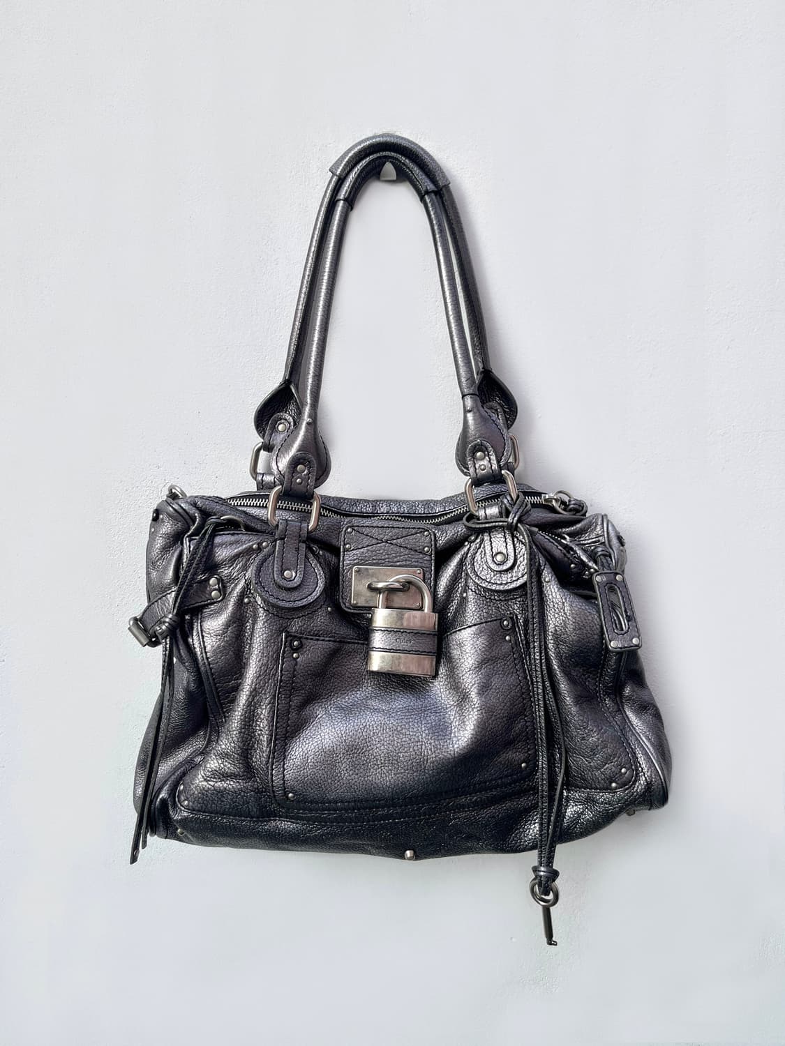 끌로에 00s 패딩턴백 메탈릭 실버 상품이미지5