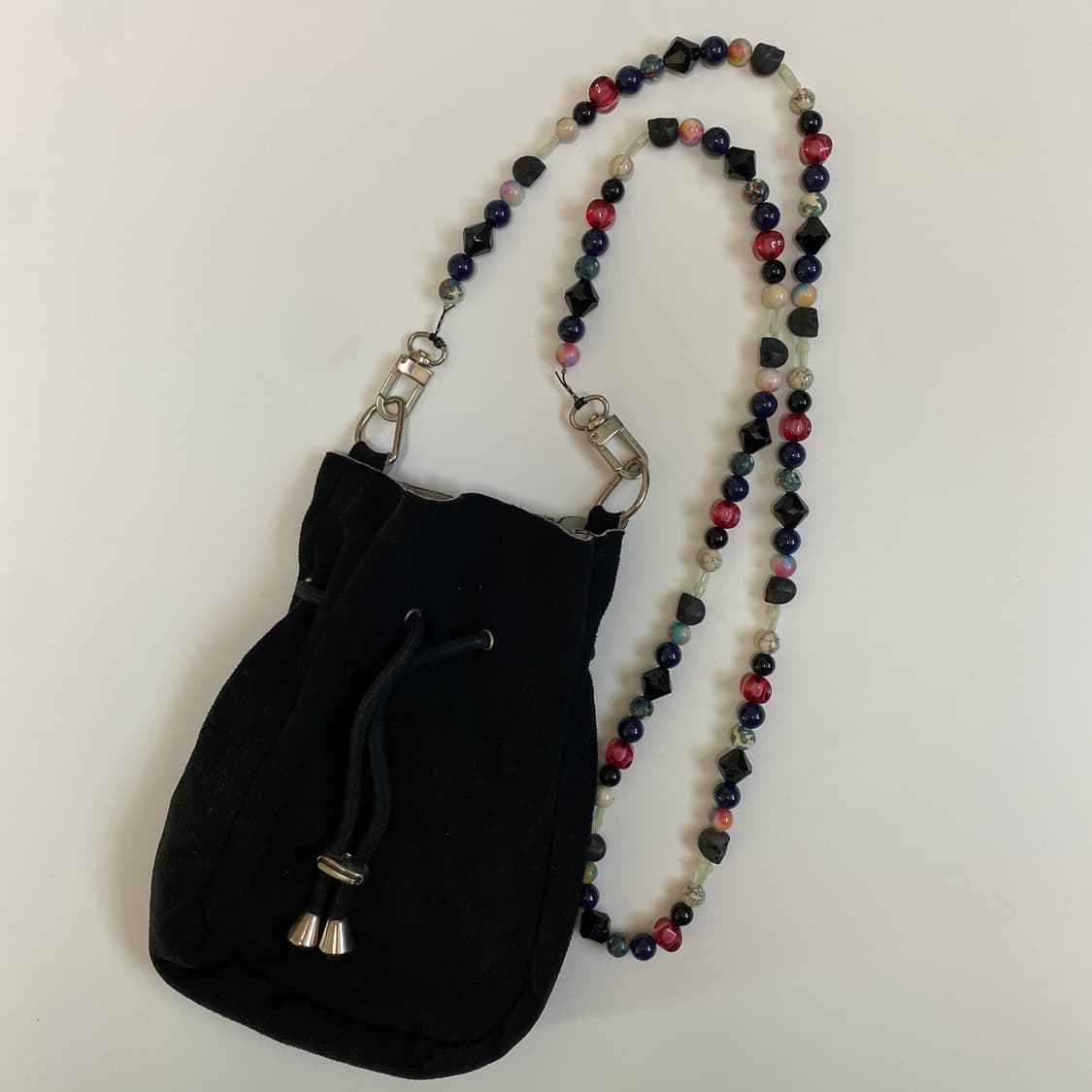 에스닉 콘초 디테일 스웨이드 비즈 크로스백 상품이미지3