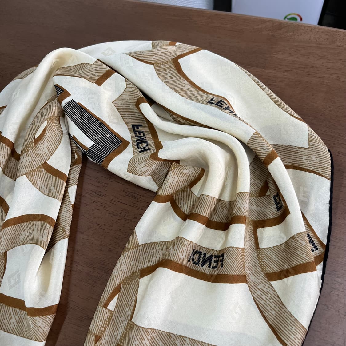 펜디 실크 스카프 상품이미지2