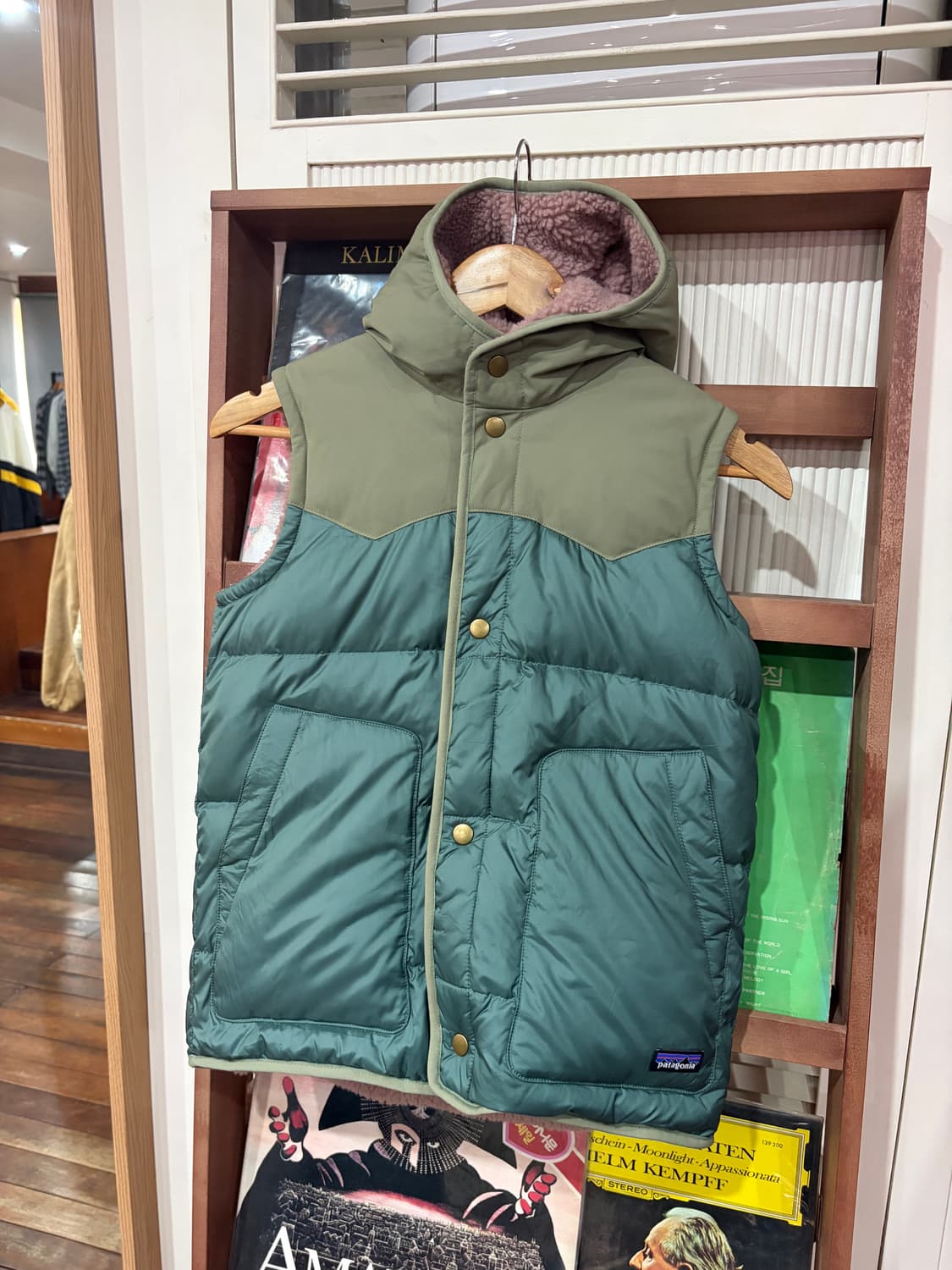 파타고니아 리버시블 레트로 다운 베스트 상품이미지4