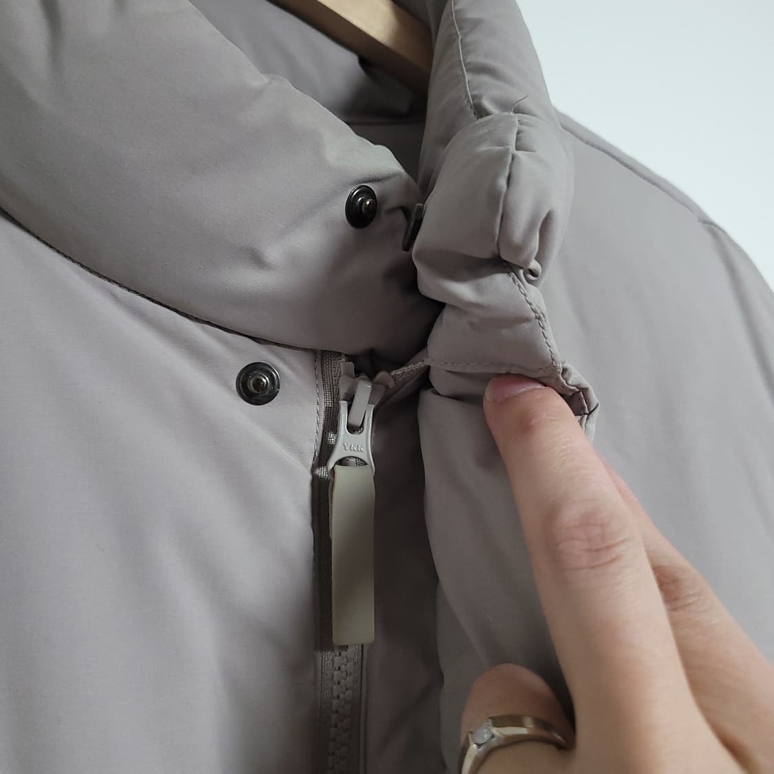 (M) 무신사 스텐다드 숏패딩 점퍼 더스티 베이지 상품이미지2