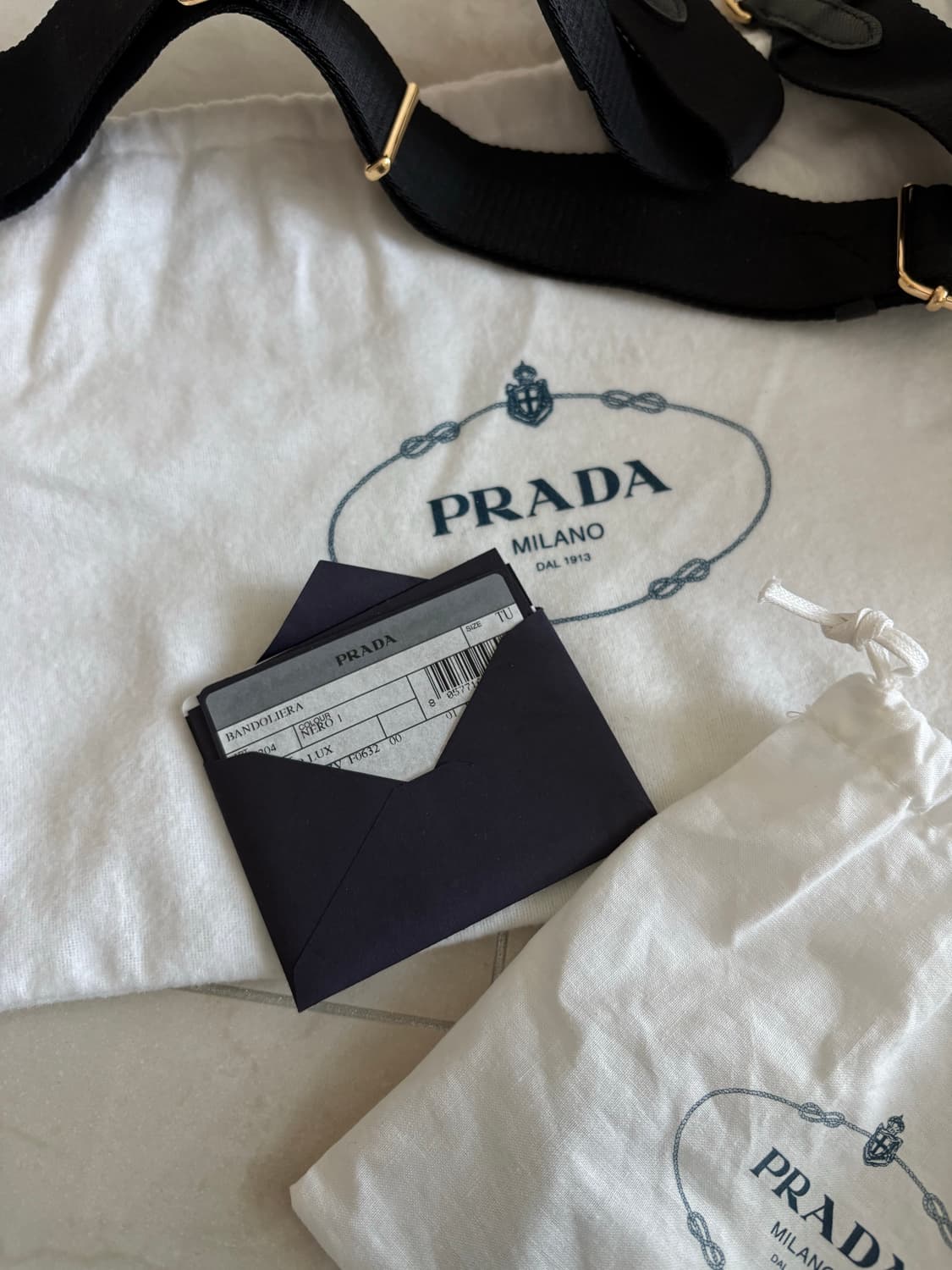 프라다 리에디션 2005 가죽 숄더백 사피아노 호보백 상품이미지6