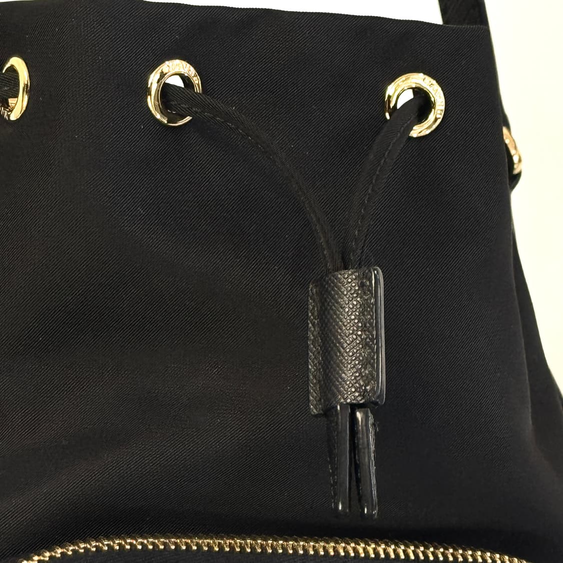 [정품] 프라다 복조리 버킷백 블랙 골드 상품이미지4