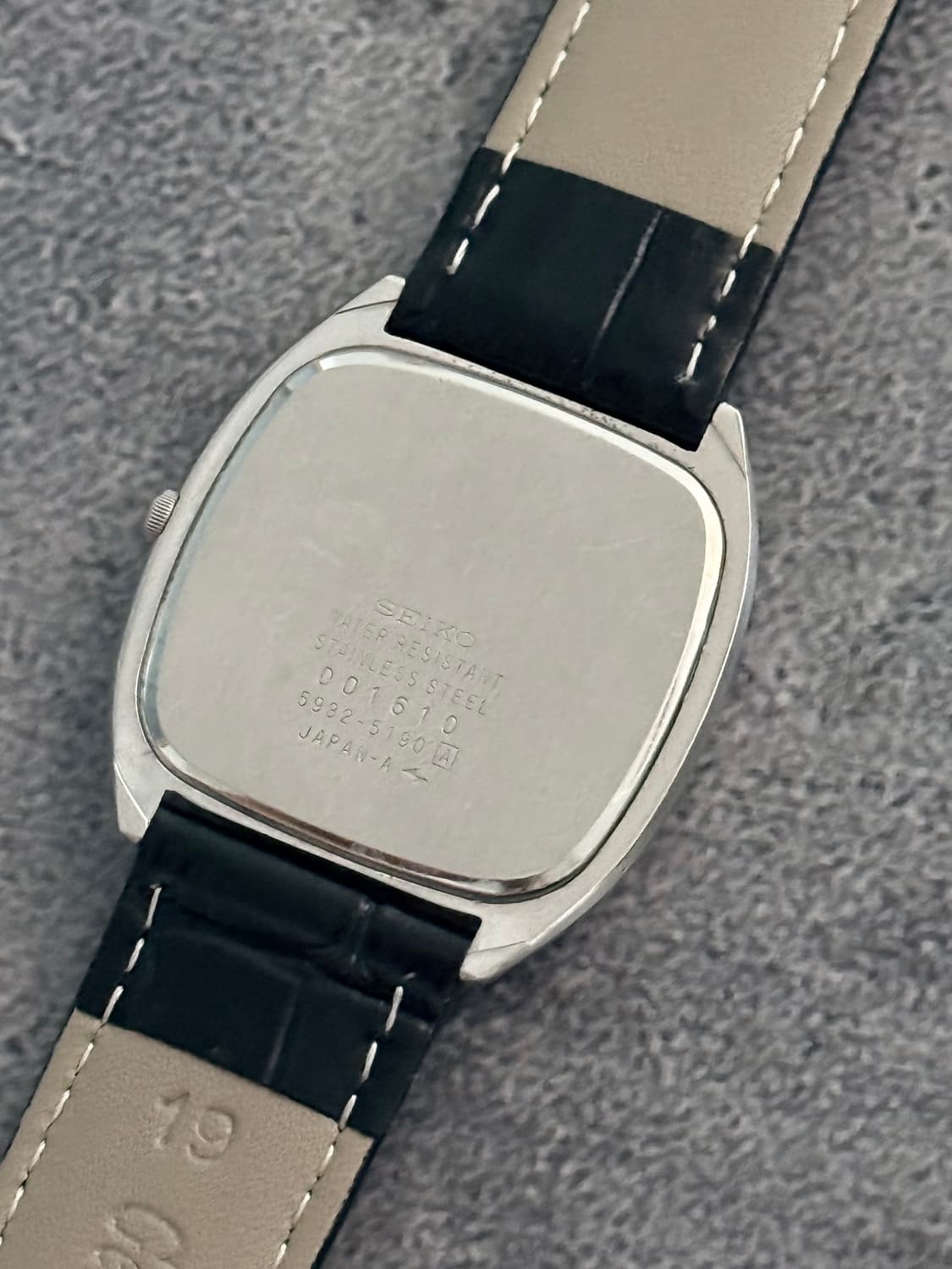 세이코 Seiko 스퀘어 쿼츠 데이트 버티컬 다이얼 상품이미지3