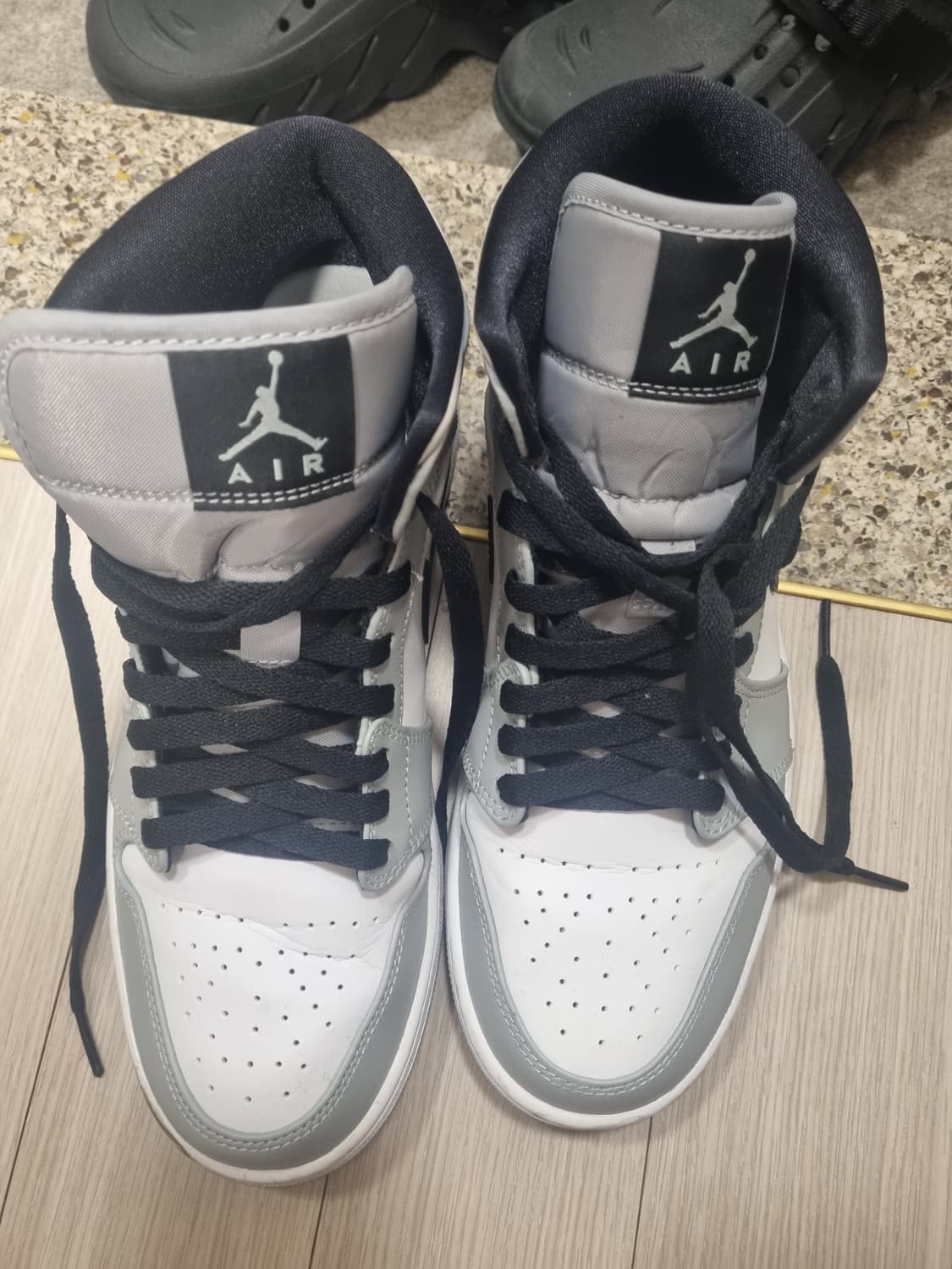 조던 1 미드 라이트스모크그레이 상품이미지1