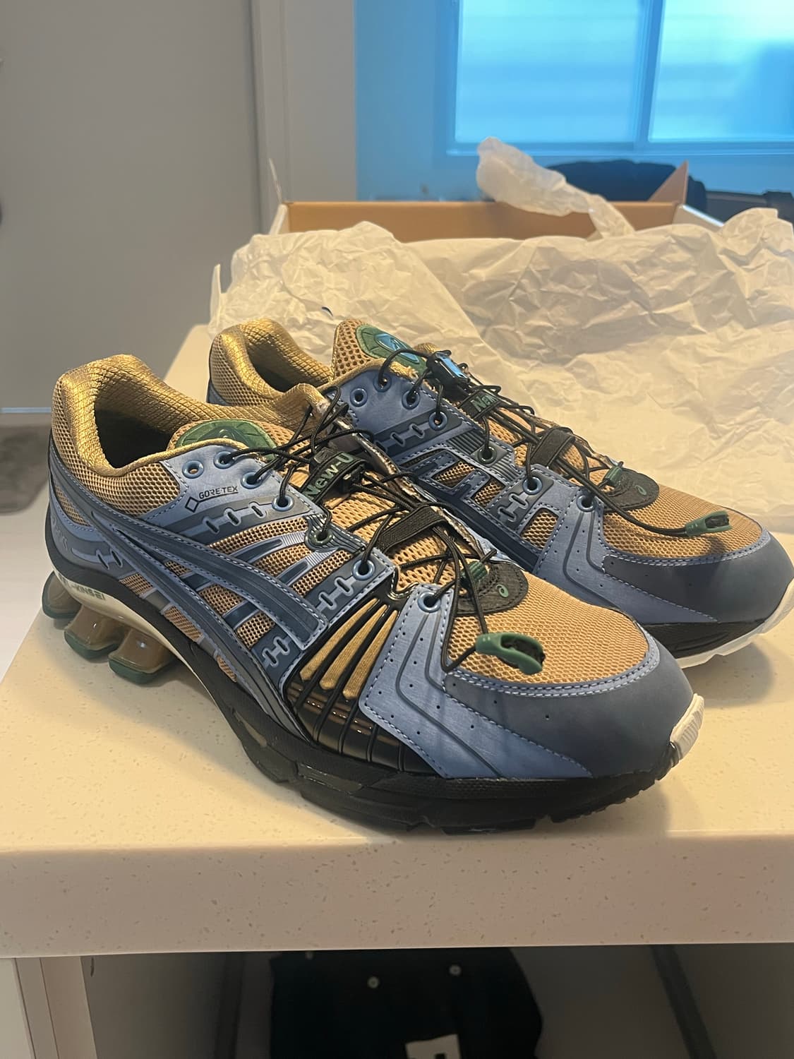 아식스 x 아픽스 젤 킨세이 OG 고어텍스 데저트 그랜드 샤크 상품이미지1