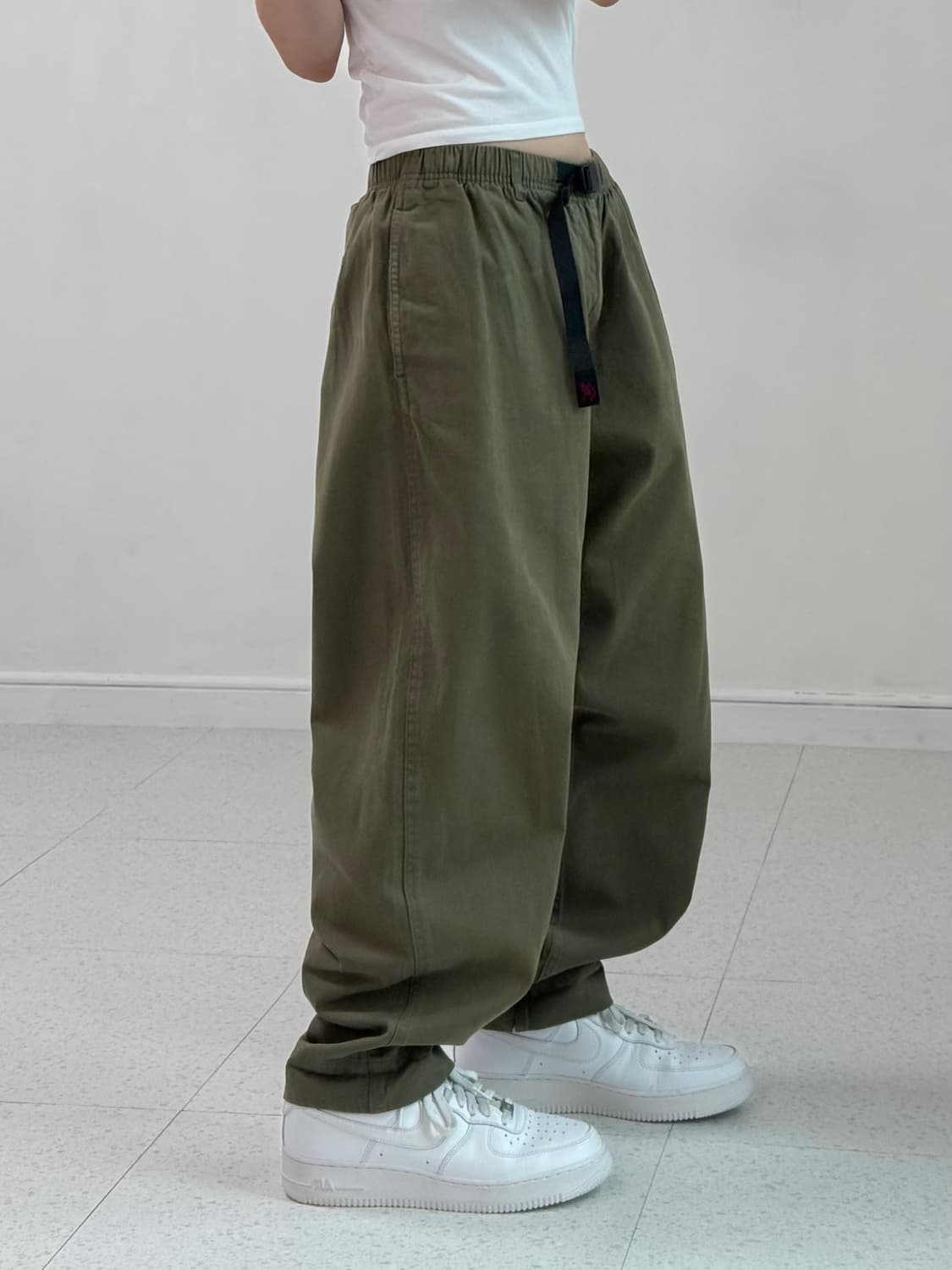 그라미치 카키 팬츠 상품이미지2