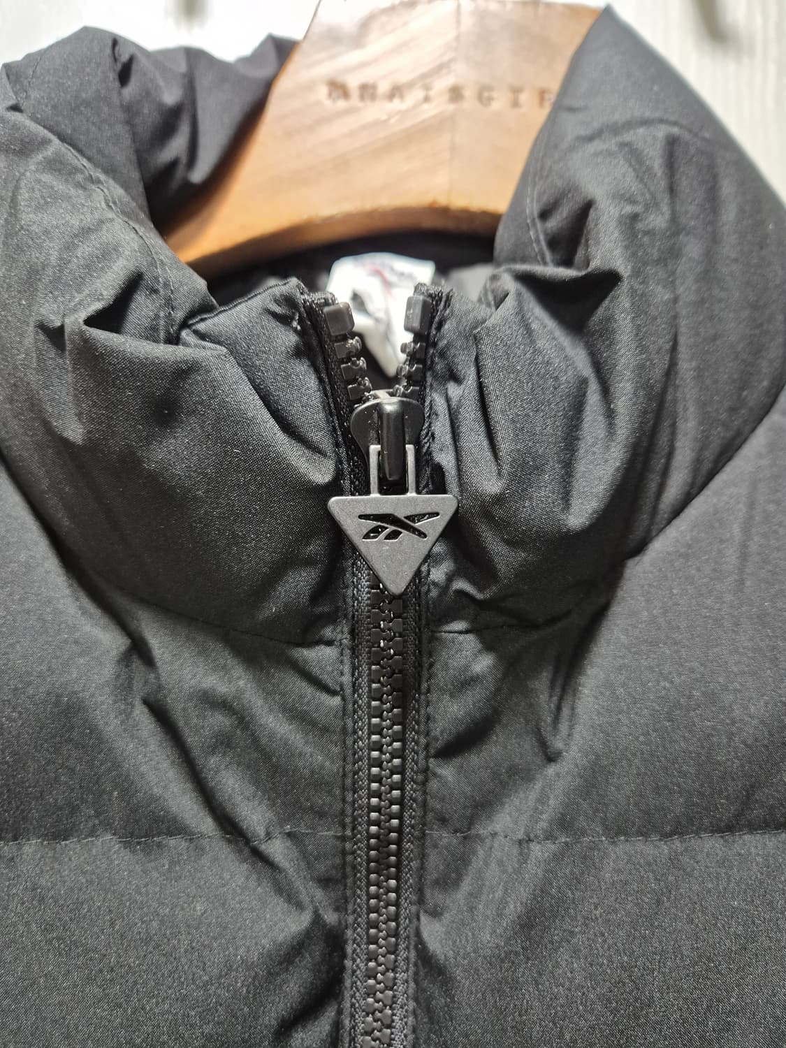 (세일)(새상품)리복 블랙 패딩 조끼 상품이미지2