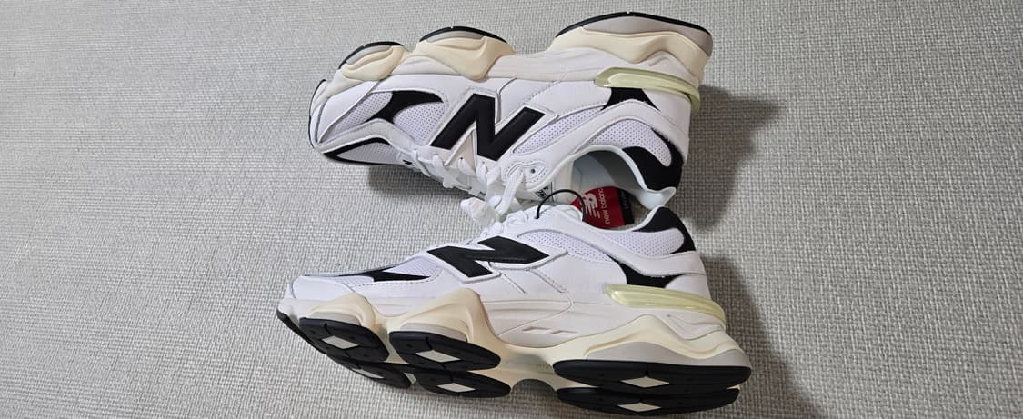 뉴발란스 9060 블랙화이트 290사이즈  상품이미지3