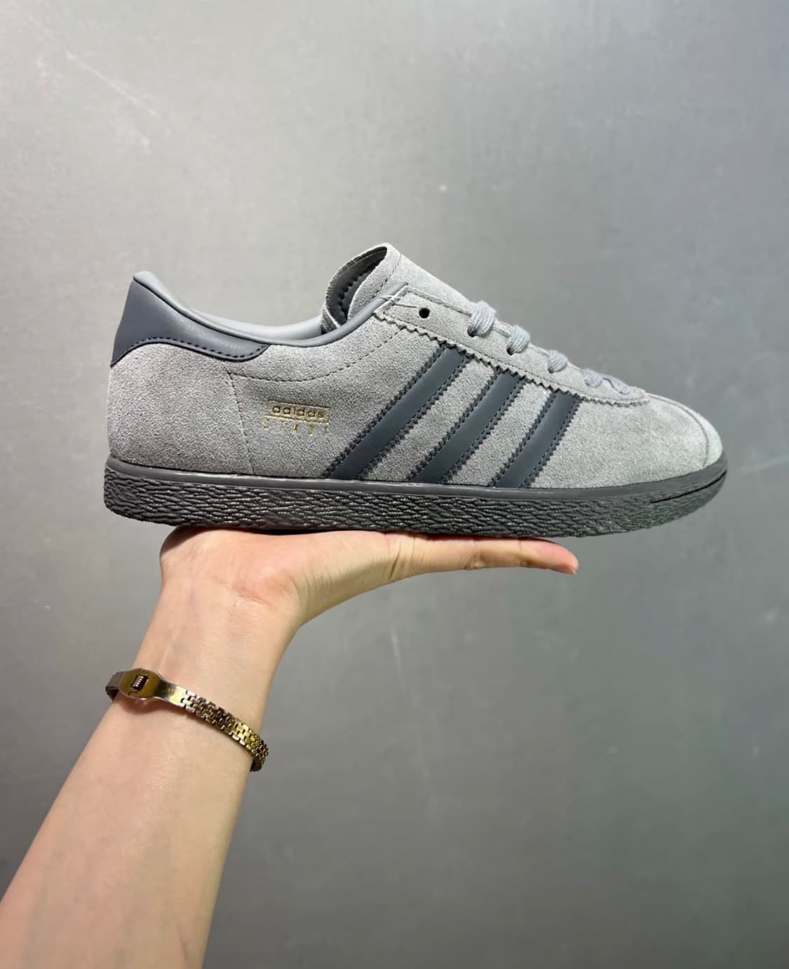 아디다스 슈타트 그레이 운동화  상품이미지2