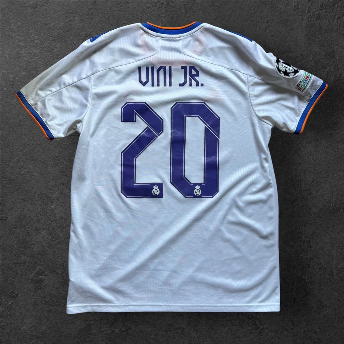 21-22 아디다스 레알마드리드 홈 유니폼 비니시우스 주니어 챔스버전 상품이미지2