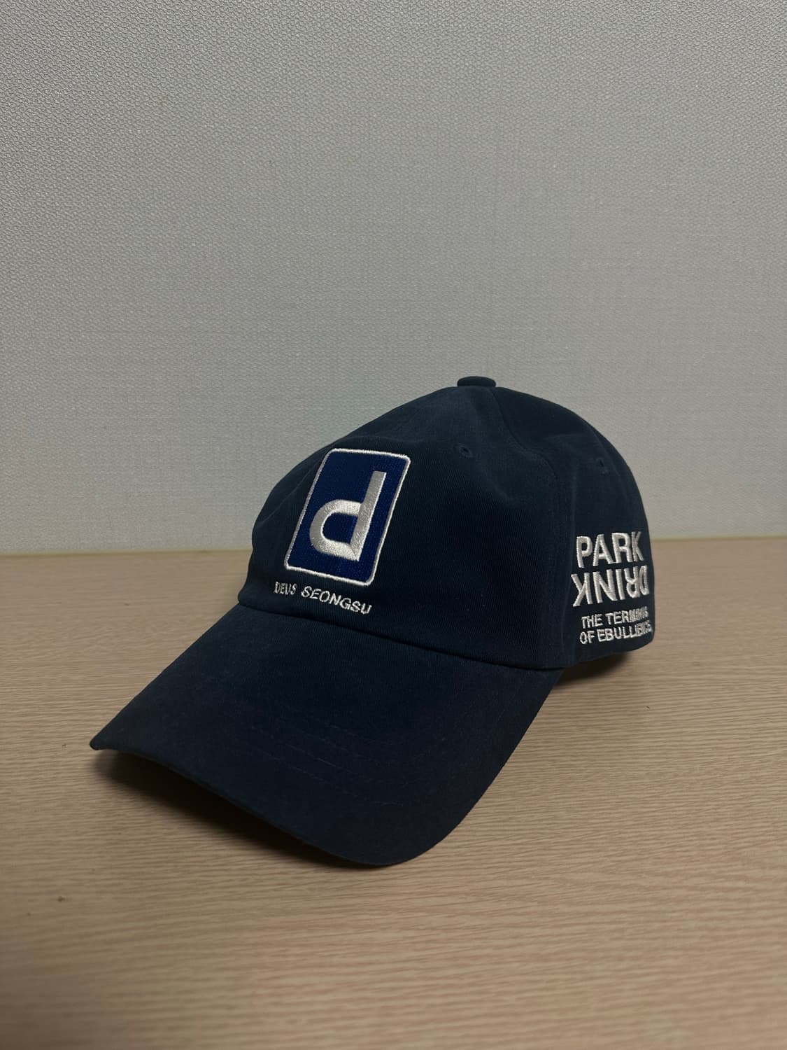 데우스 마키나 성수 네이비 볼캡 상품이미지1