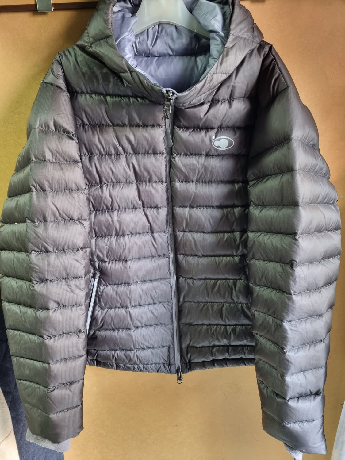 에이이에이이 경량패딩  상품이미지1