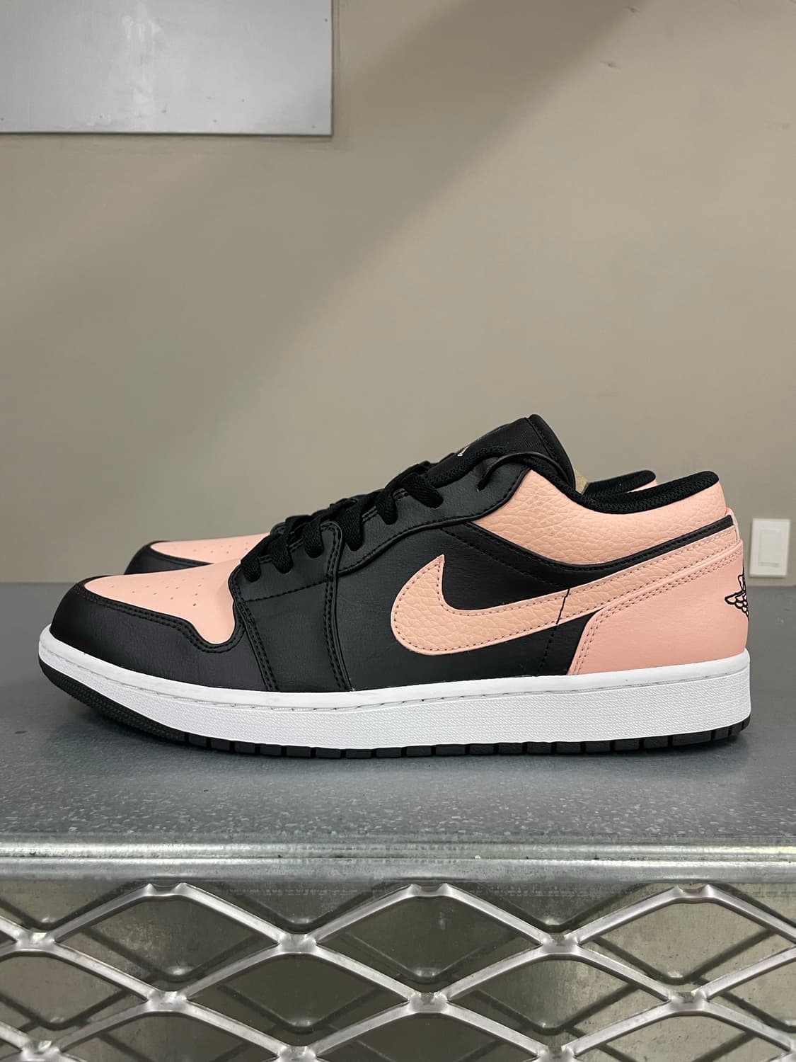 나이키 조던 1 로우 300 상품이미지1