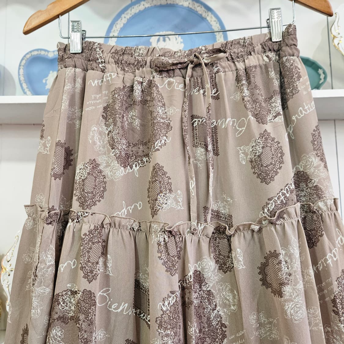 (Axes Femme) 초코밀크 레이스프린트 캉캉 롱스커트 상품이미지3