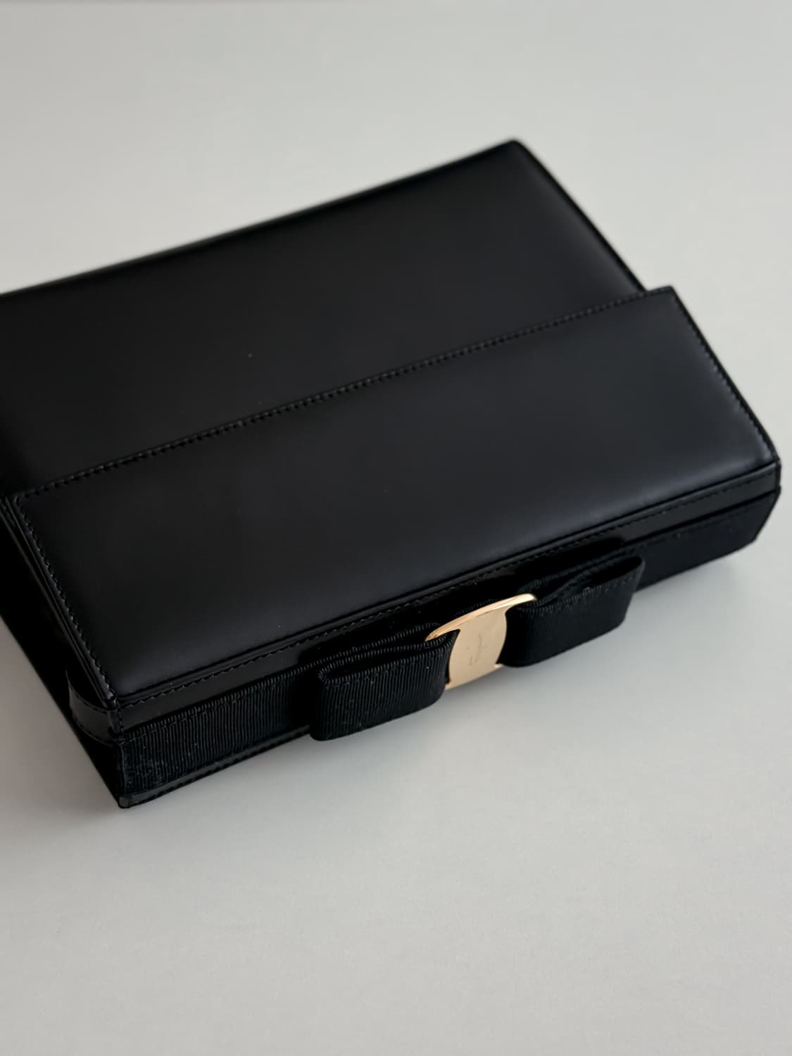 페라가모 바라 크로스백 상품이미지7