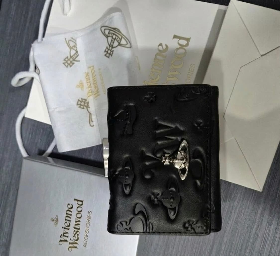 비비안웨스트우드 엠보 반지갑 블랙 상품이미지1