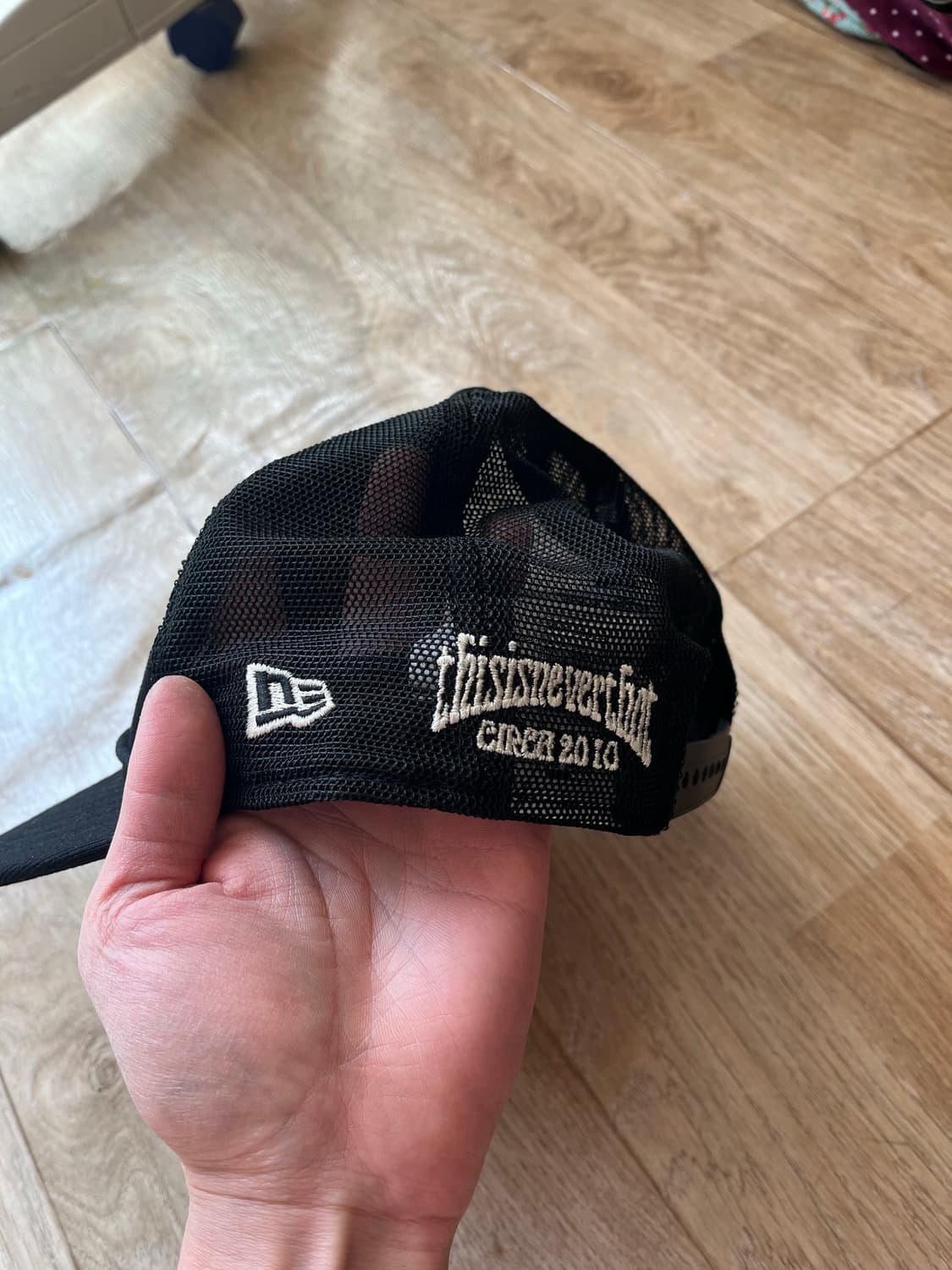 디네댓 뉴에라 트러커 캡 판매합니다 상품이미지3