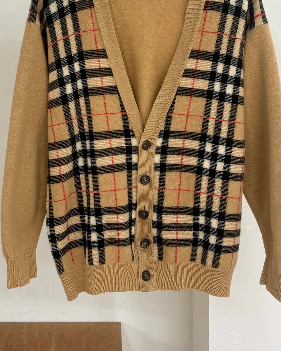 버버리 빈티지 베이지 노바 체크 브이넥 가디건 상품이미지5