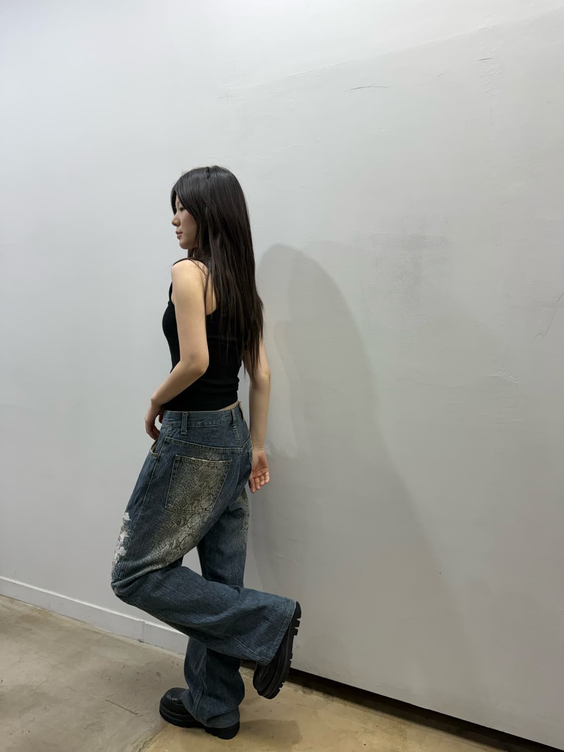 카라쿠리 타마시 파이톤 패턴 자수 와이드 데님팬츠 상품이미지6