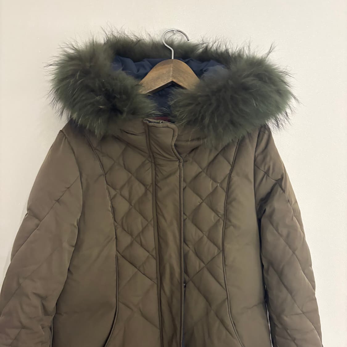 모리스커밍홈 덕다운 롱패딩 M 카키 라쿤털 상품이미지3