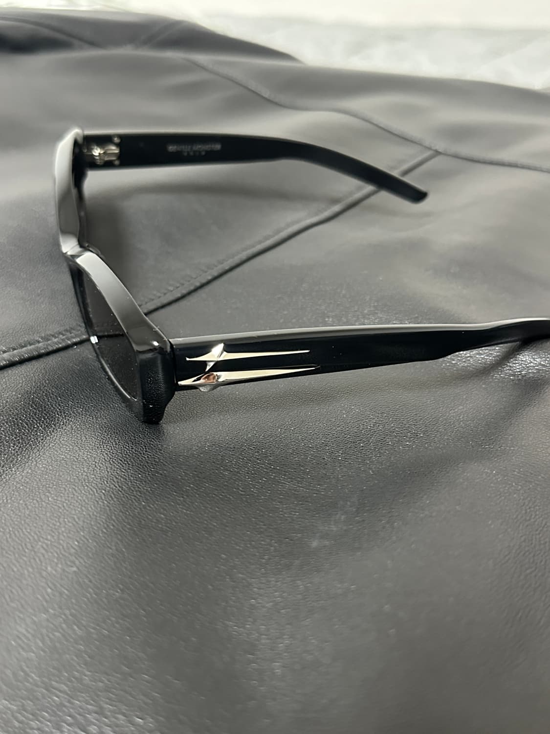 젠틀몬스터 릭스 01 상품이미지3