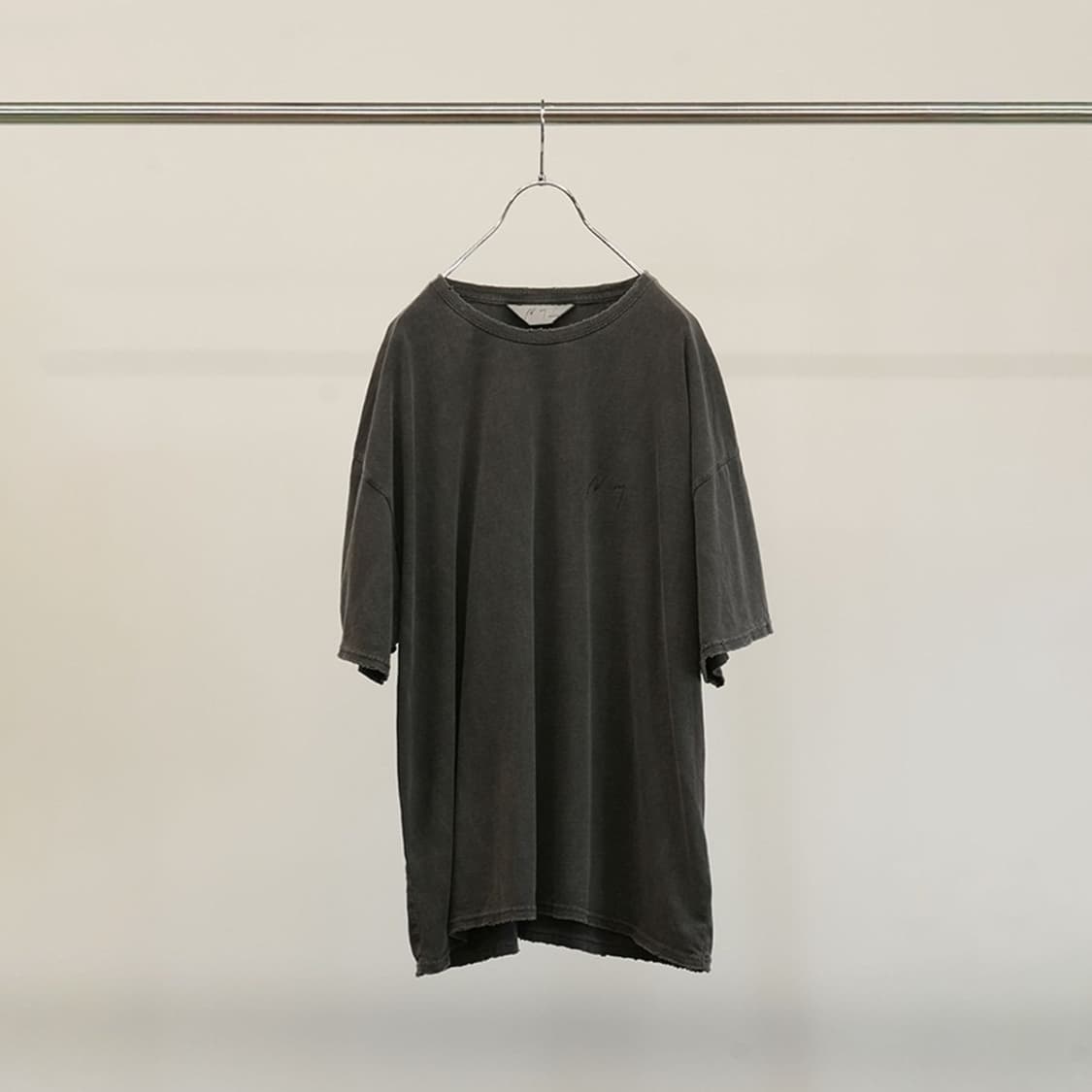안셀름 Embroidery Dyed T-shirt "Black" 상품이미지2