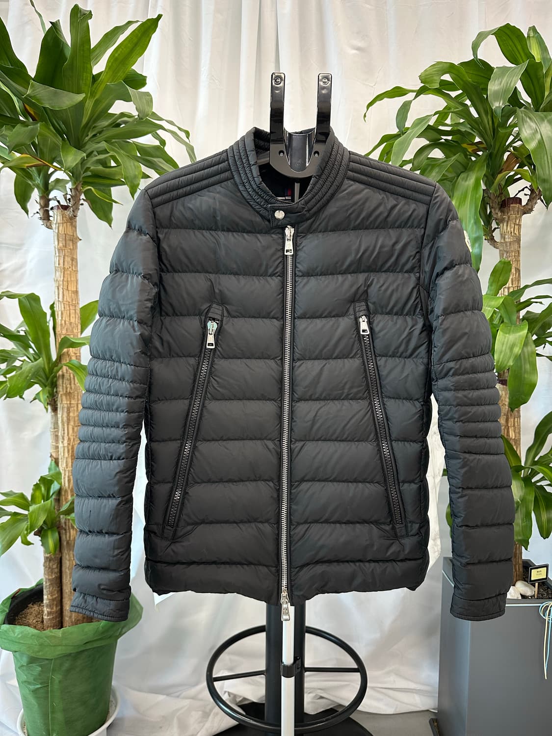 몽클레어 아미오 패딩 4 상품이미지1