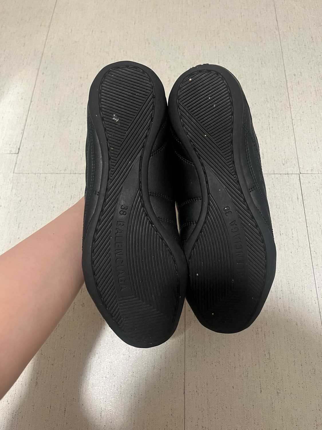 발렌시아가 젠스니커즈 상품이미지2