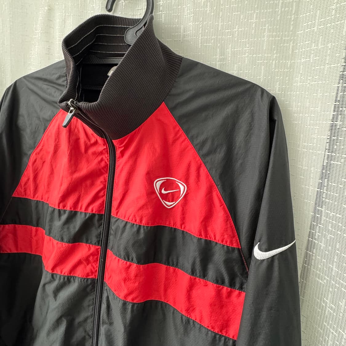 나이키 레트로 레드 블랙 바람막이 져지 M 상품이미지3