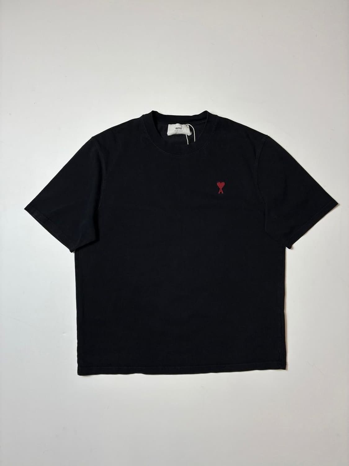 아미 AMI 스몰 하트 로고 반팔 티셔츠 PN9123 상품이미지1