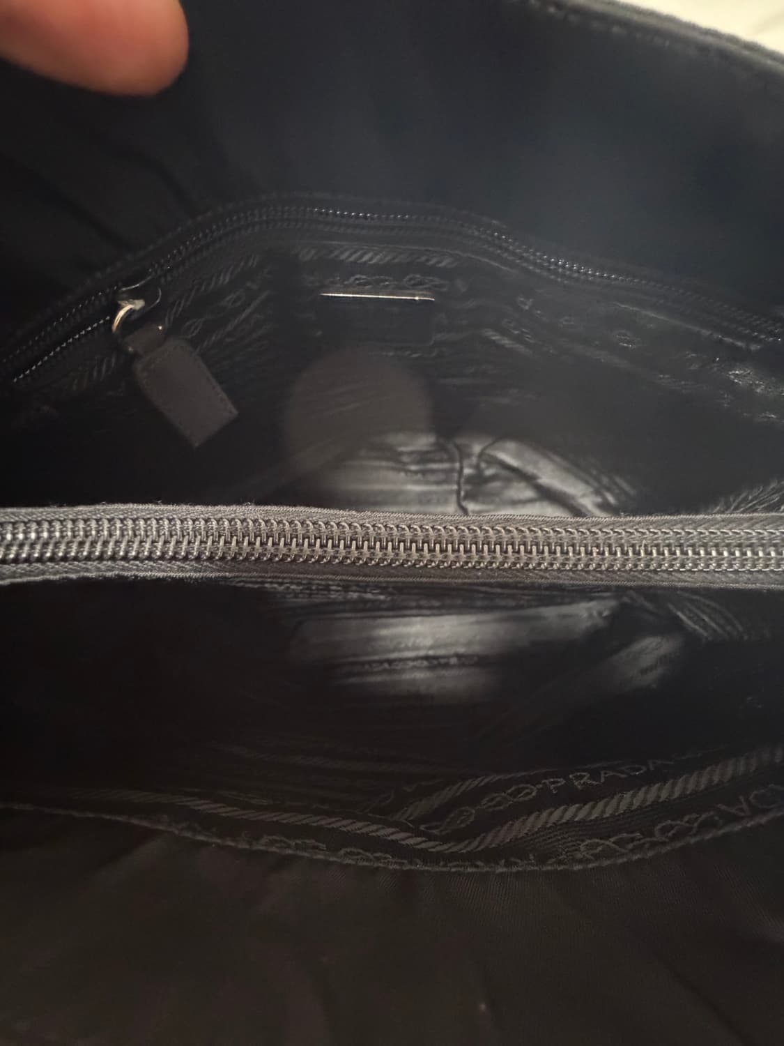 정품 프라다 포코노 나일론 블랙 토트백 핸드백 상품이미지5