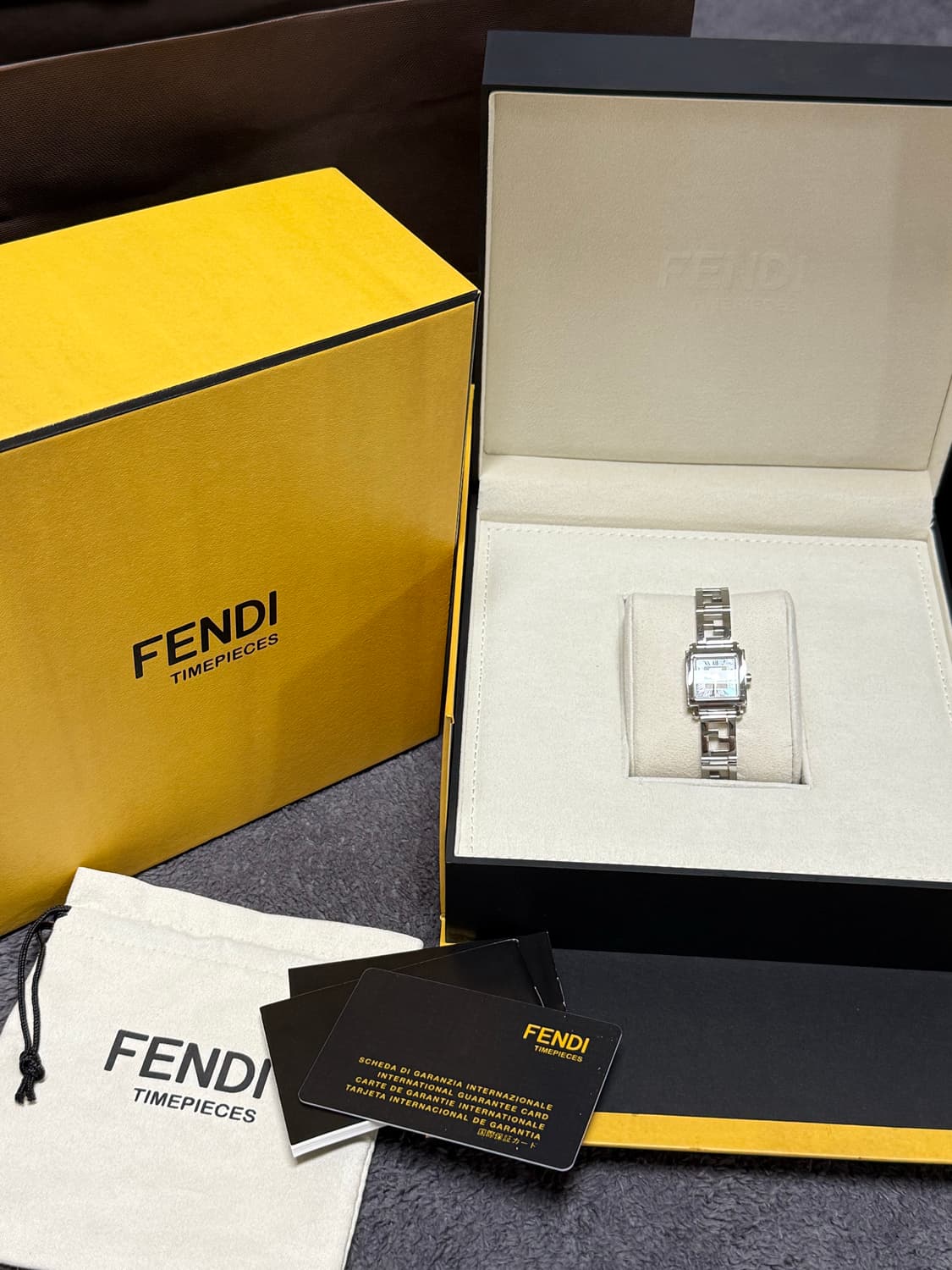 펜디 뉴콰드로 여성용 시계 상품이미지4