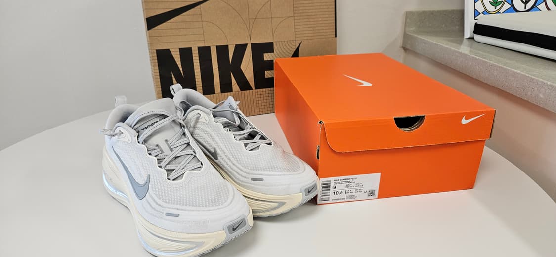 (한정판)나이키 보메로 플러스 270mm나이키 보메로 플러스 남성 로드  상품이미지1