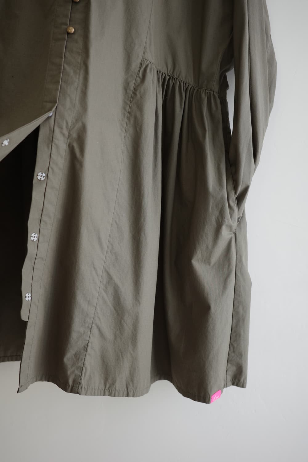 Kikki  카키 셔링 셔츠 원피스 상품이미지5