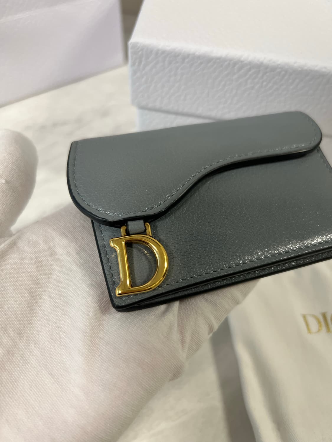 디올 새들 카드지갑 클라우드 블루 상품이미지3