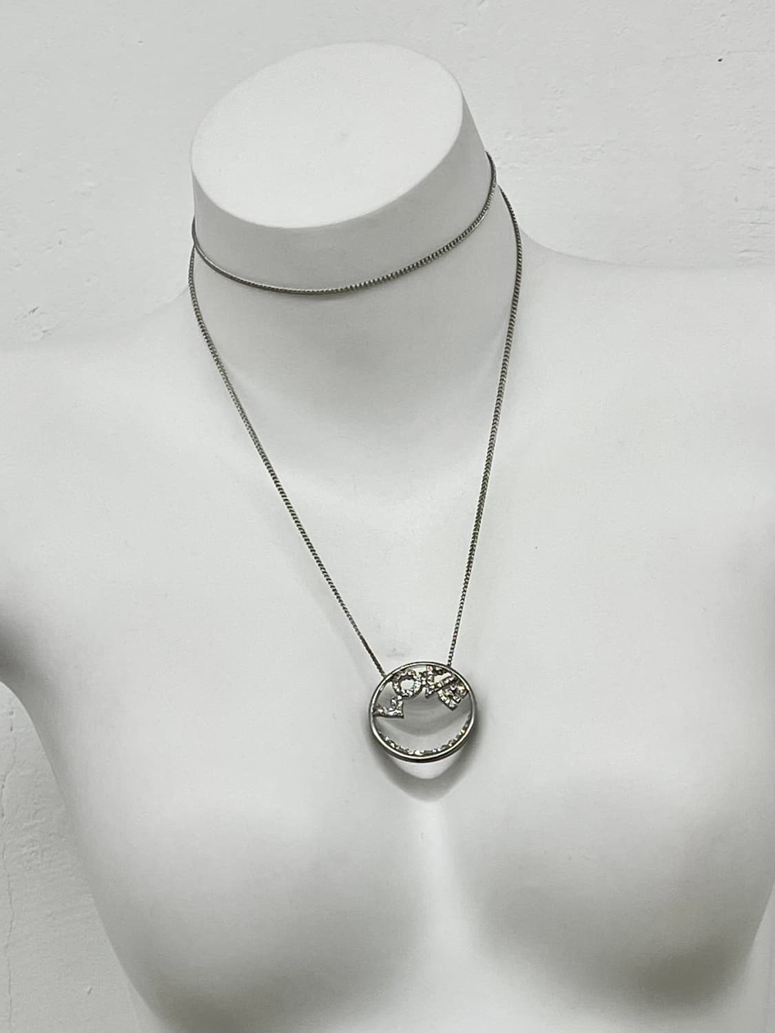 LOVE 큐빅 레터링 롱 네크리스 상품이미지2