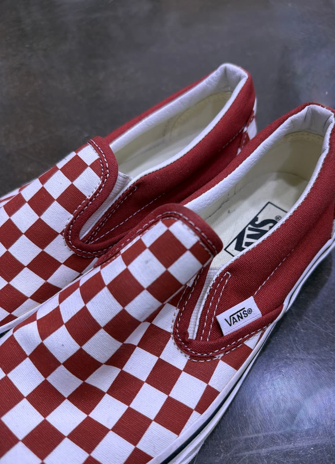 반스 체커보드 슬립온 스니커즈 레드 화이트 255 상품이미지4