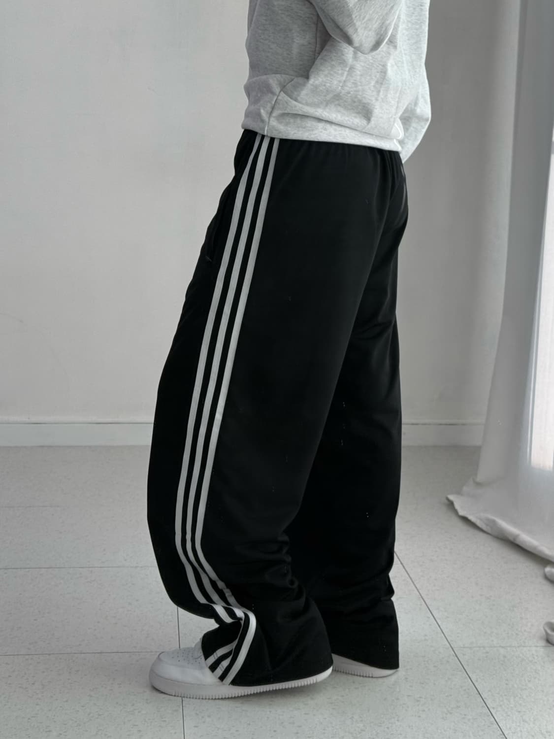 아디다스 블랙 트레이닝 팬츠 상품이미지3