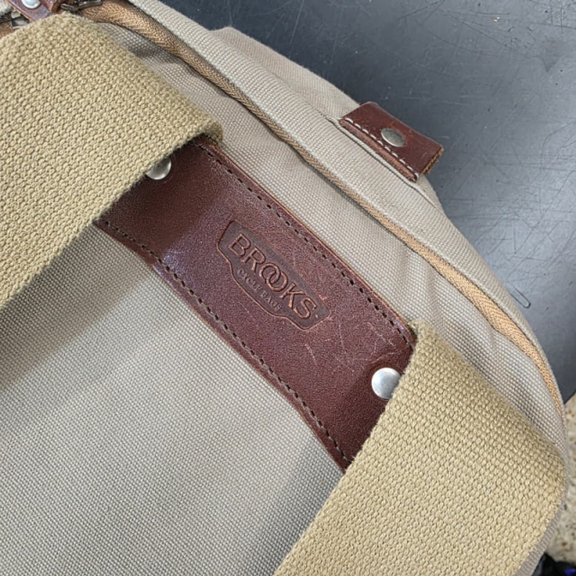 [BROOKS ENGLAND] Dalston Knapsack (Dove) 상품이미지2